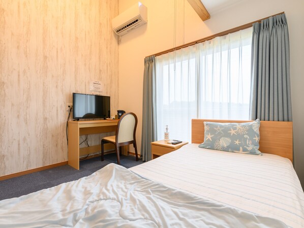 Työpöytä, ilmainen Wi-Fi, vuodevaatteet