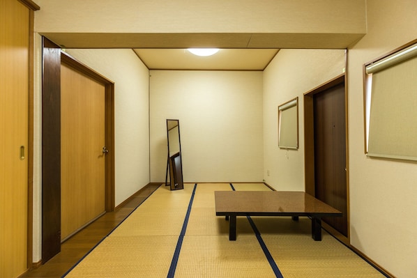 Japanese Style Triple Room with Shared Bathroom, Smoking
