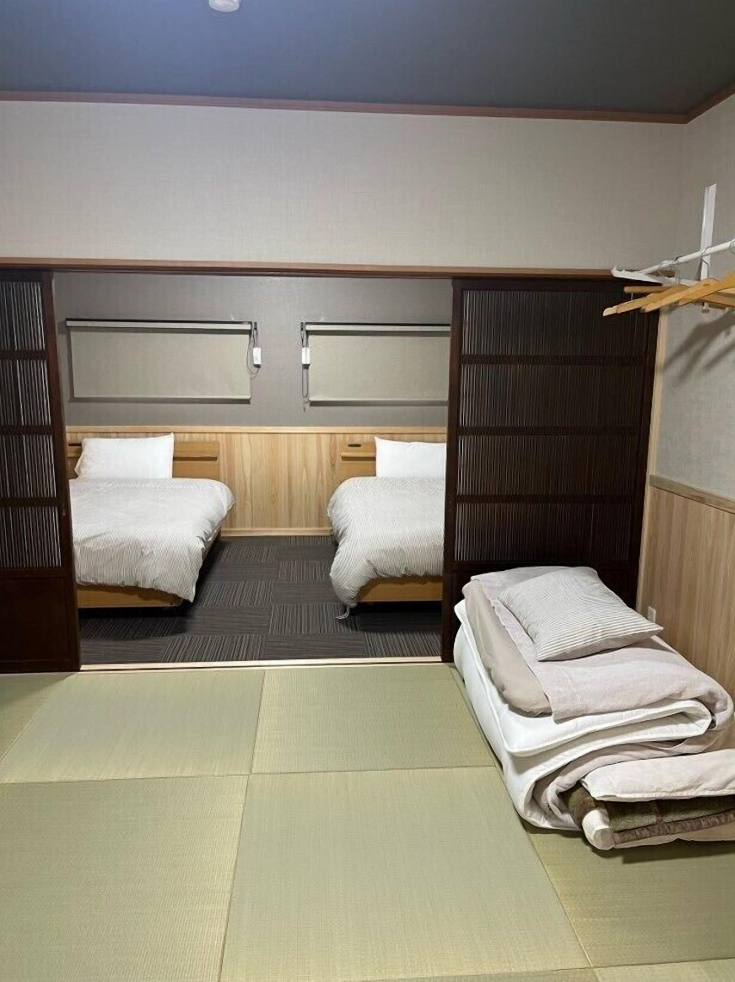 Japanese Style Quadruple Room with Shared Bathroom, Non Smoking | Desk, free WiFi, bed sheets