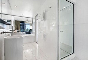 Apartment, 2 Bedrooms | Bathroom