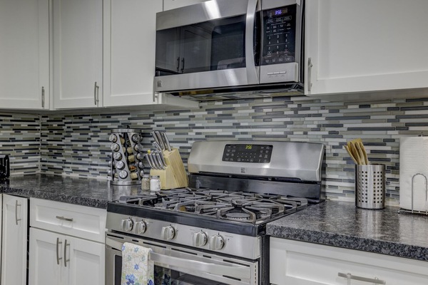 Refrigerador, microondas, horno, placa de cocina