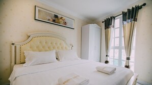 Executive Suite | In-room safe, laptop workspace, blackout drapes - Hotel Venice (Kuala Lumpur)