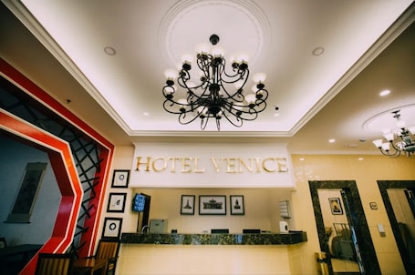 Interior entrance. Hotel Venice