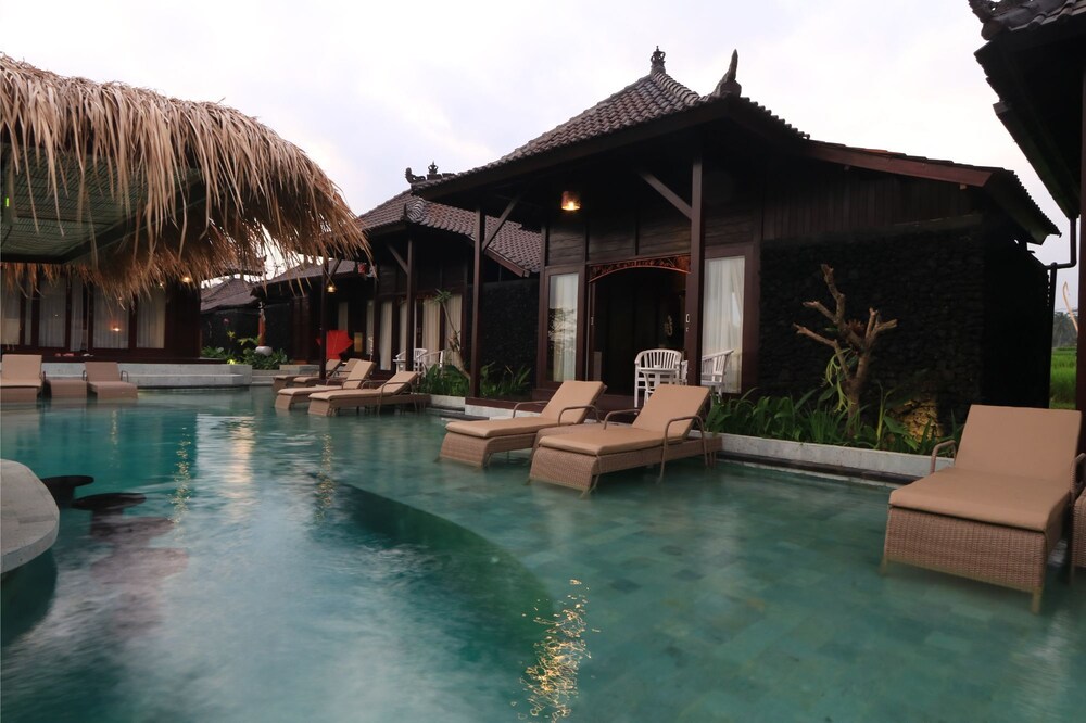 One-Bedroom Villa with Pool View