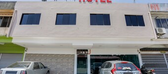 Super OYO 89495 Rich Hotel