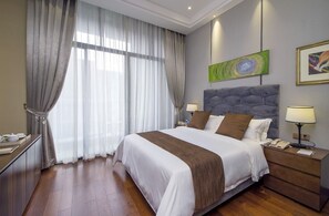 In-room safe, desk, free WiFi, bed sheets - Harmony Hotel (Shenzhen)