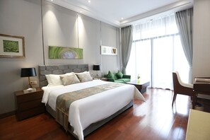 In-room safe, desk, free WiFi, bed sheets - Harmony Hotel (Shenzhen)