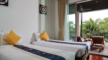 2 habitaciones, escritorio y cortinas blackout