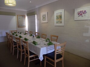 Dining - Motel Royal Tara (Binalong)