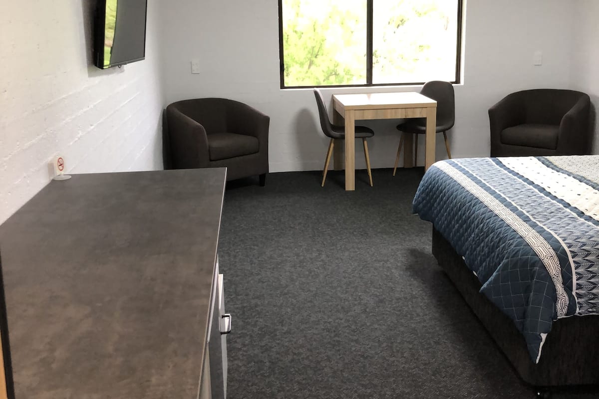 1 bedroom, iron/ironing board, bed sheets