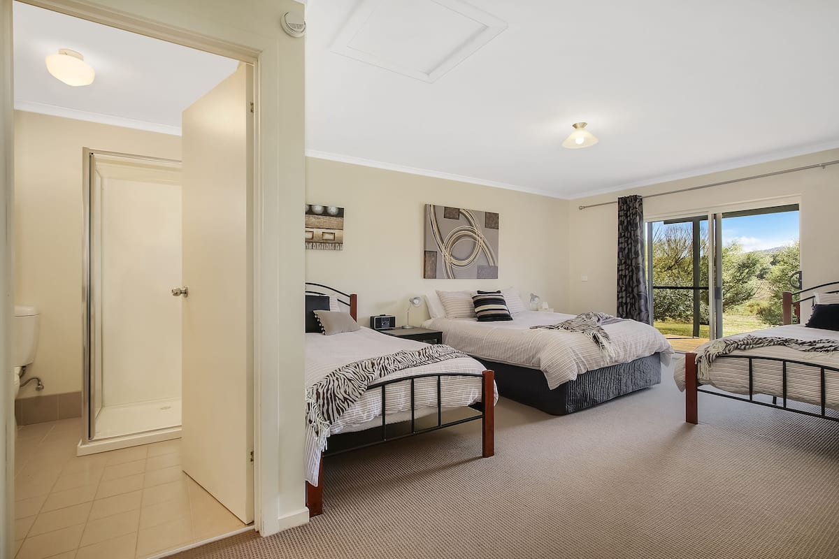 1 bedroom, iron/ironing board, bed sheets