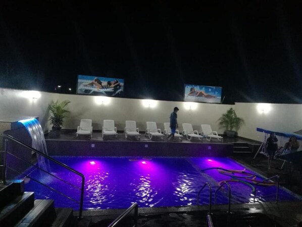 Outdoor pool - Hotel Spa Machupicchu (Tacna)