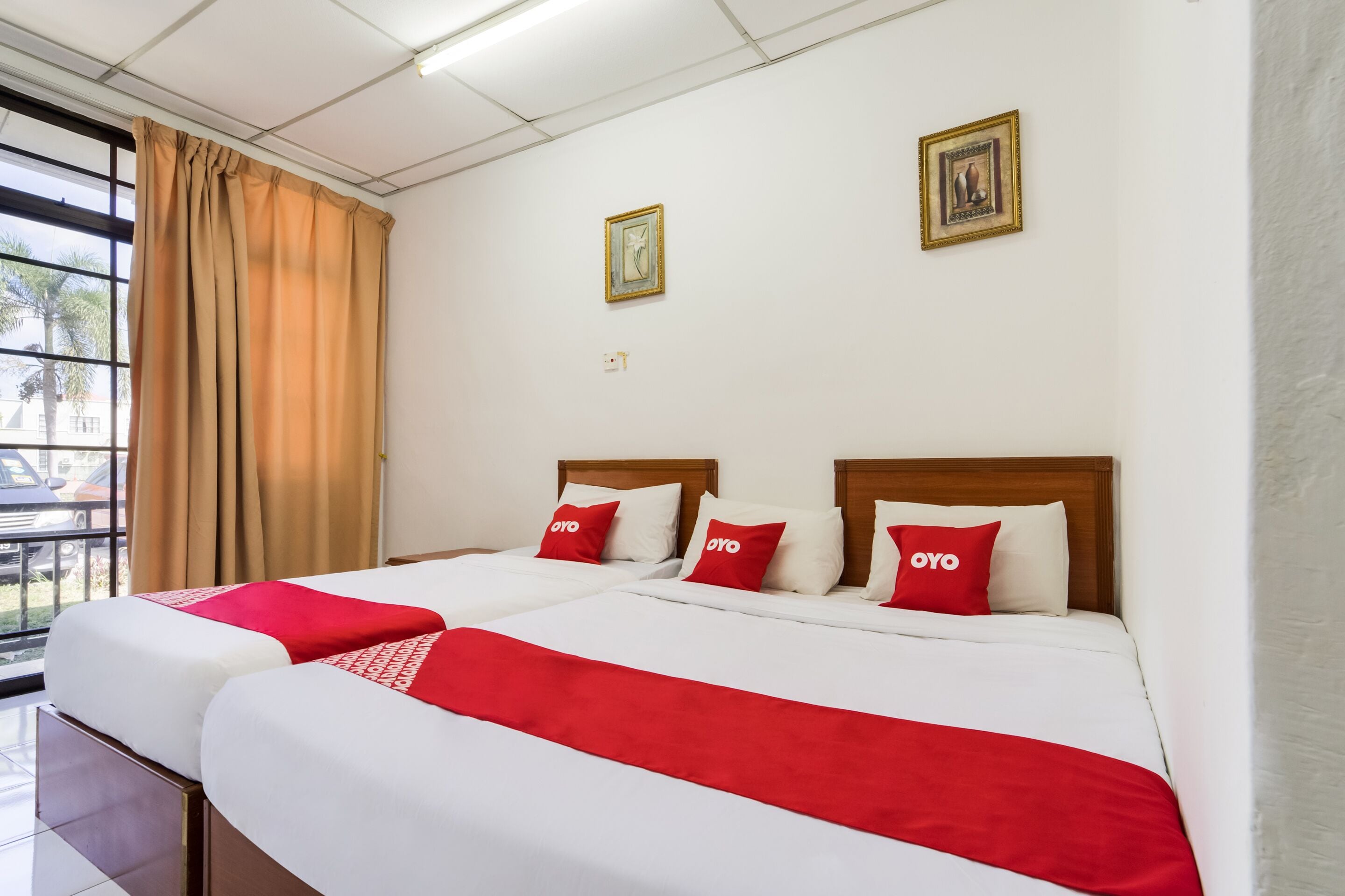 Free WiFi, bed sheets