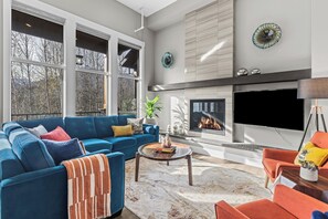 Smart TV, fireplace -  Summit Haven- private hot tub, luxe, view, group stay, 5BR, sleeps 12 -M2 (Canmore)