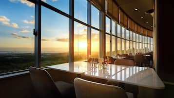 Breakfast, lunch, dinner served; Fusion cuisine, sea views