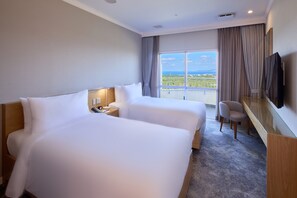 Family Suite, 2 Bedrooms (Japanese Living) | In-room safe, desk, blackout drapes, free WiFi