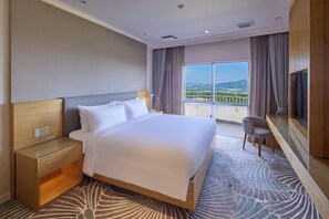 Suite, 2 Bedrooms, Garden View (Floor 6) | In-room safe, desk, blackout curtains, free WiFi - ANA Crowne Plaza Resort Okinawa Uruma Hills by IHG (Uruma)
