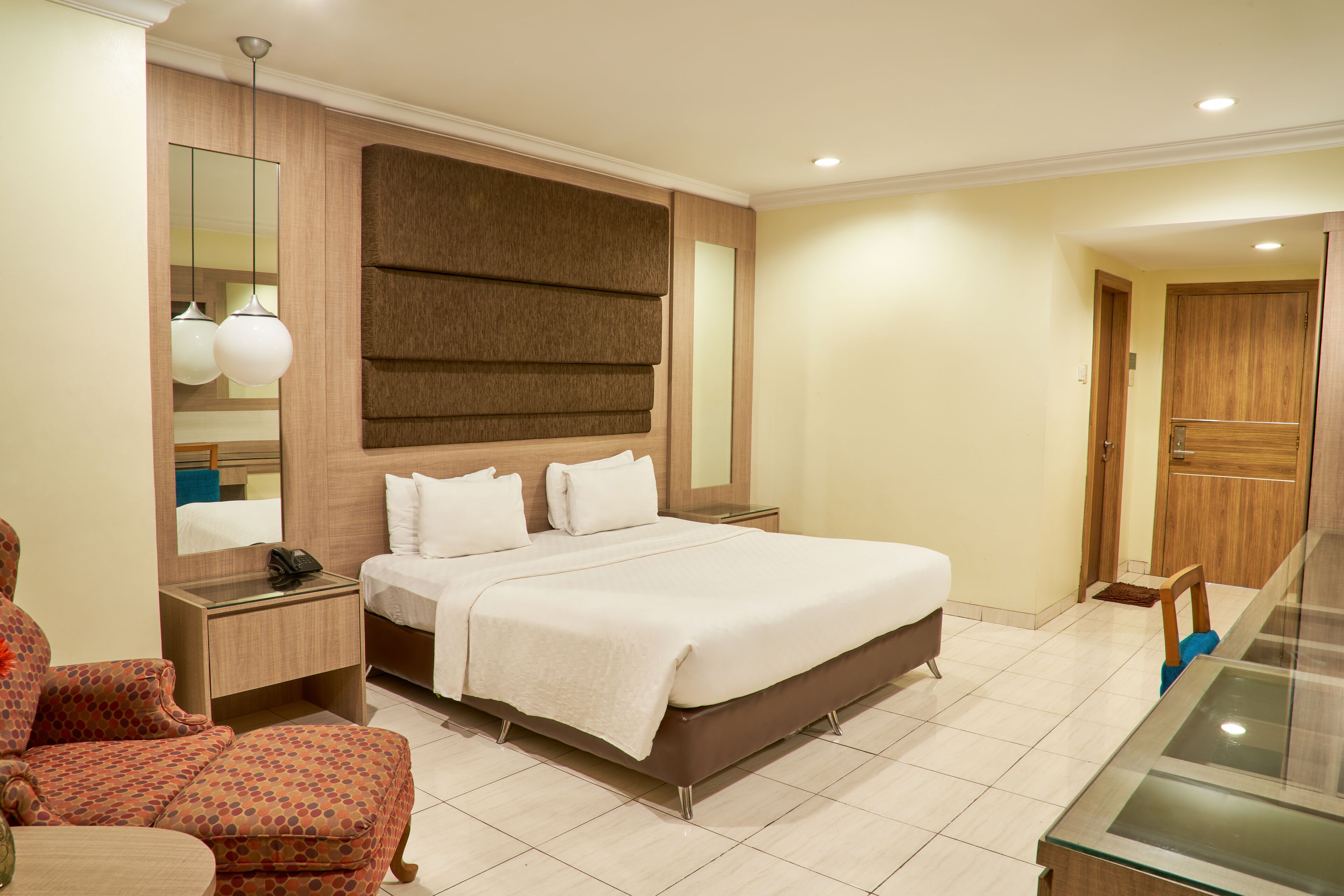Executive Room | Minibar, desk, laptop workspace, free WiFi