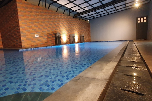 Piscina al coperto