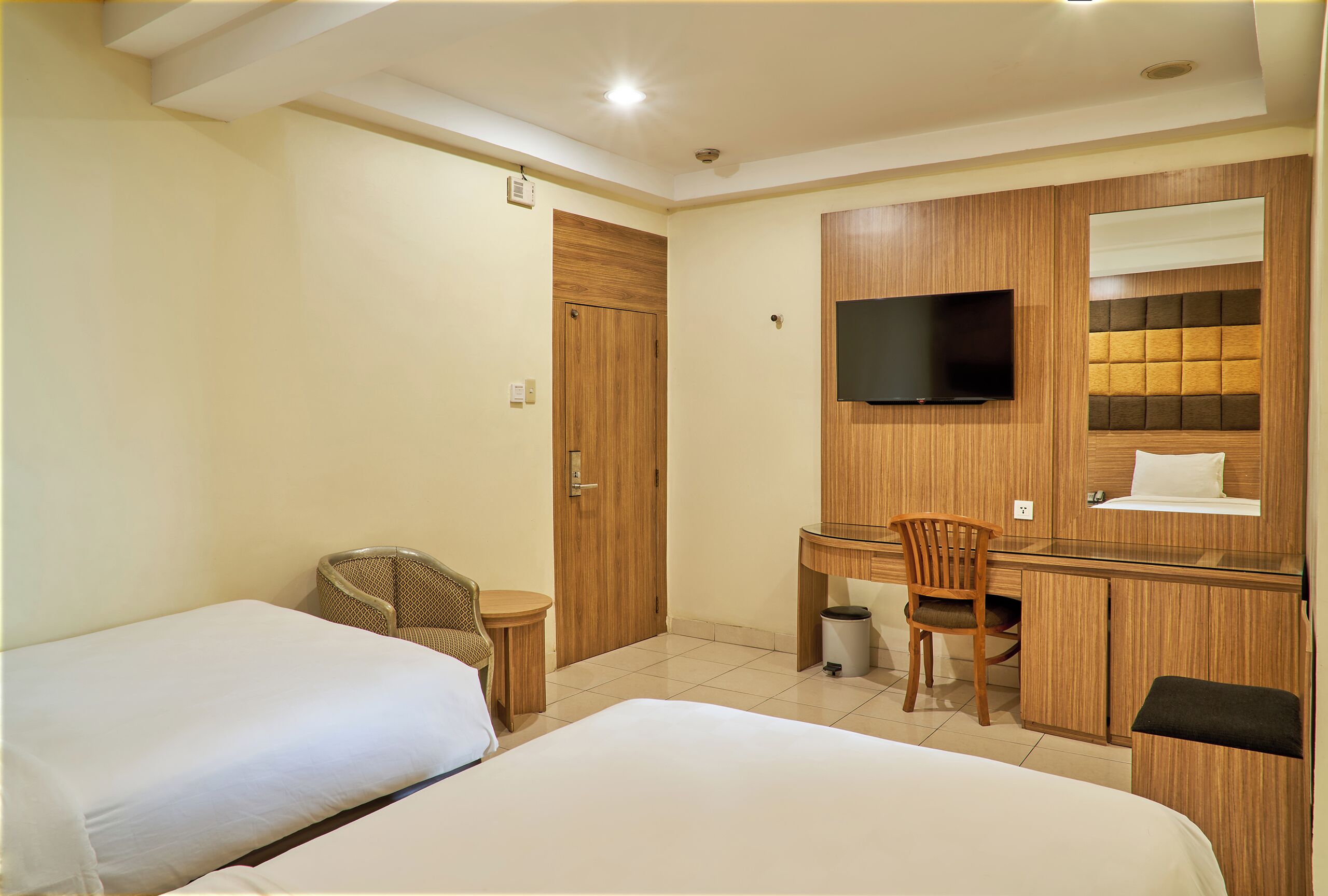 Superior Twin Room | Minibar, desk, laptop workspace, free WiFi