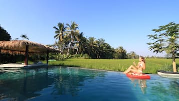 Outdoor pool, an infinity pool