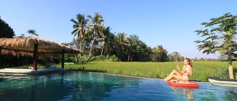 حمّام سباحة خارجي، حمّام سباحة لا متناهي