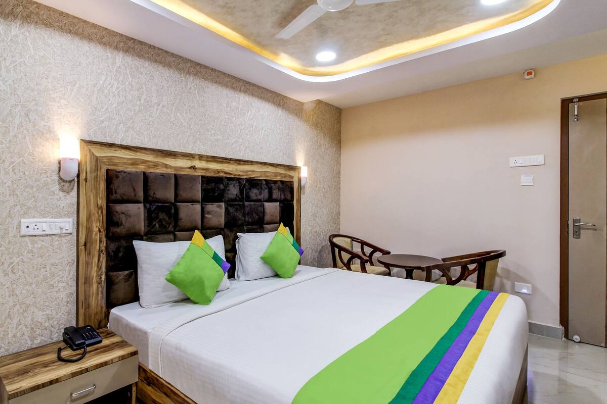 Standard Room | Iron/ironing board (on request), WiFi (free), bed sheets
