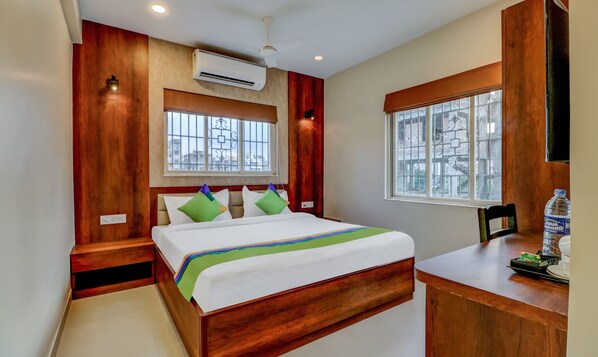 Iron/ironing board, free WiFi, bed sheets