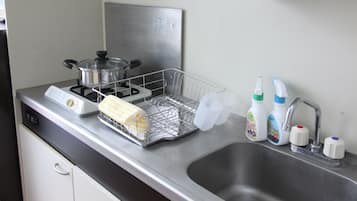 Fridge, microwave, stovetop, electric kettle