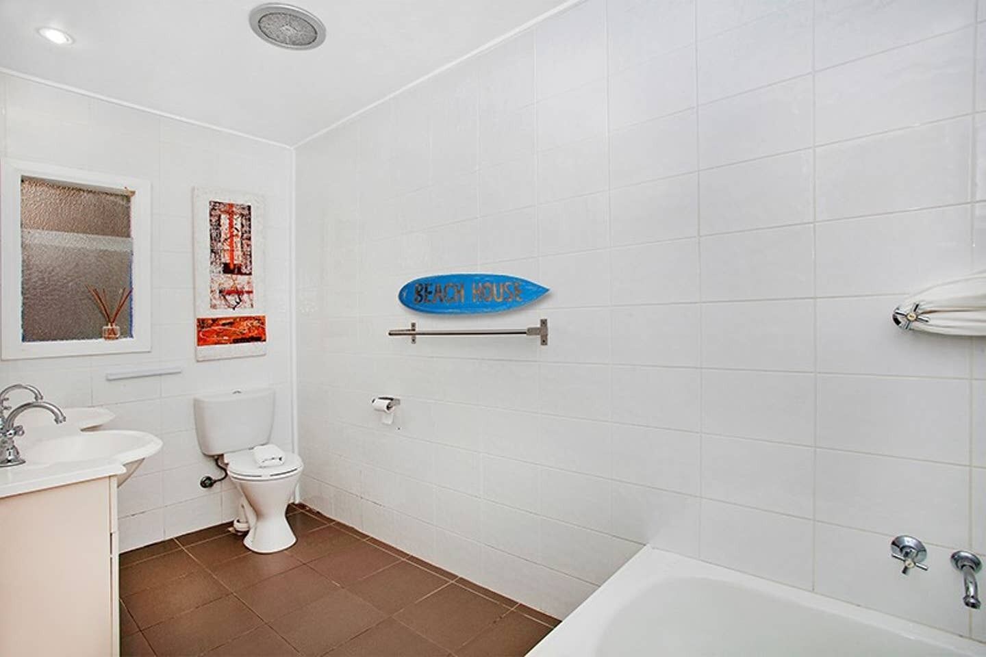 Your best choice of direct Beach front accommodation in Manly 4