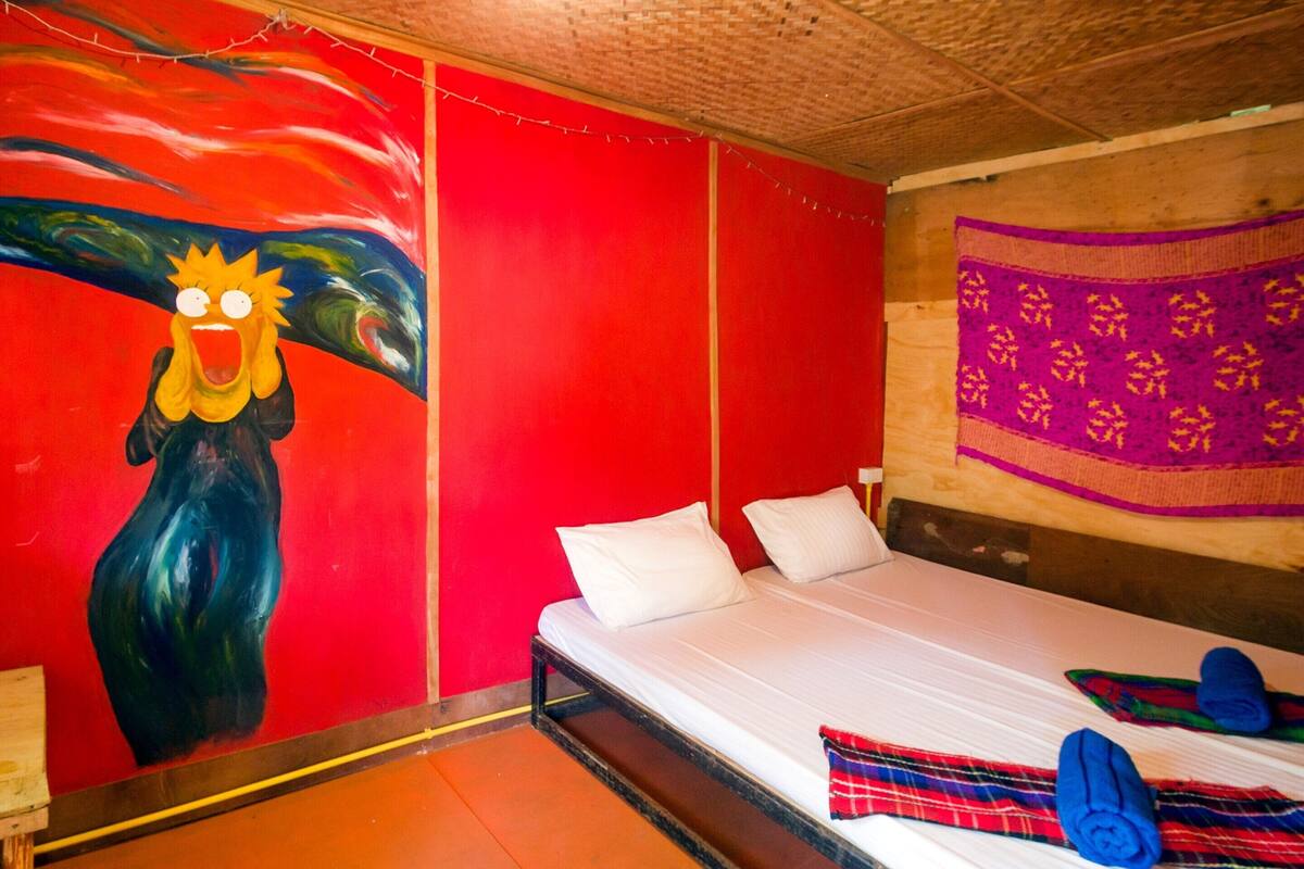 Free WiFi, bed sheets