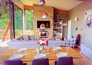 Flat-screen TV - A yorkshire dale that sleeps 6 guests  in 3 bedrooms (Richmond)