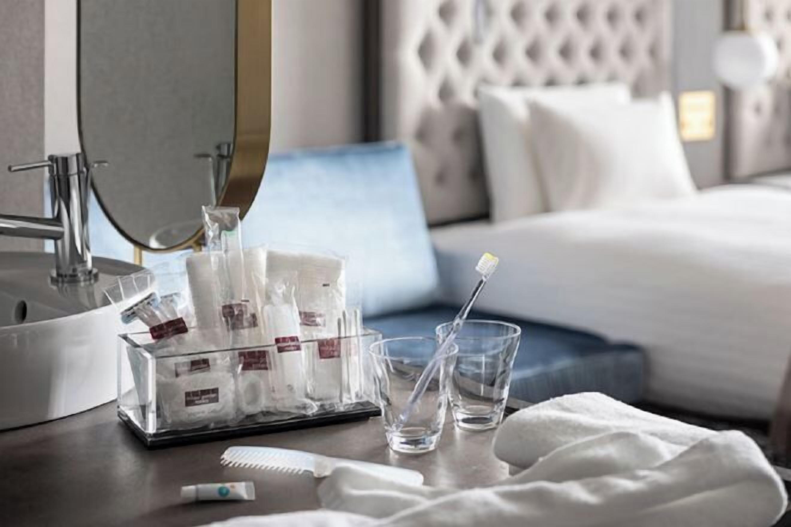 In-room safe, free WiFi, bed sheets