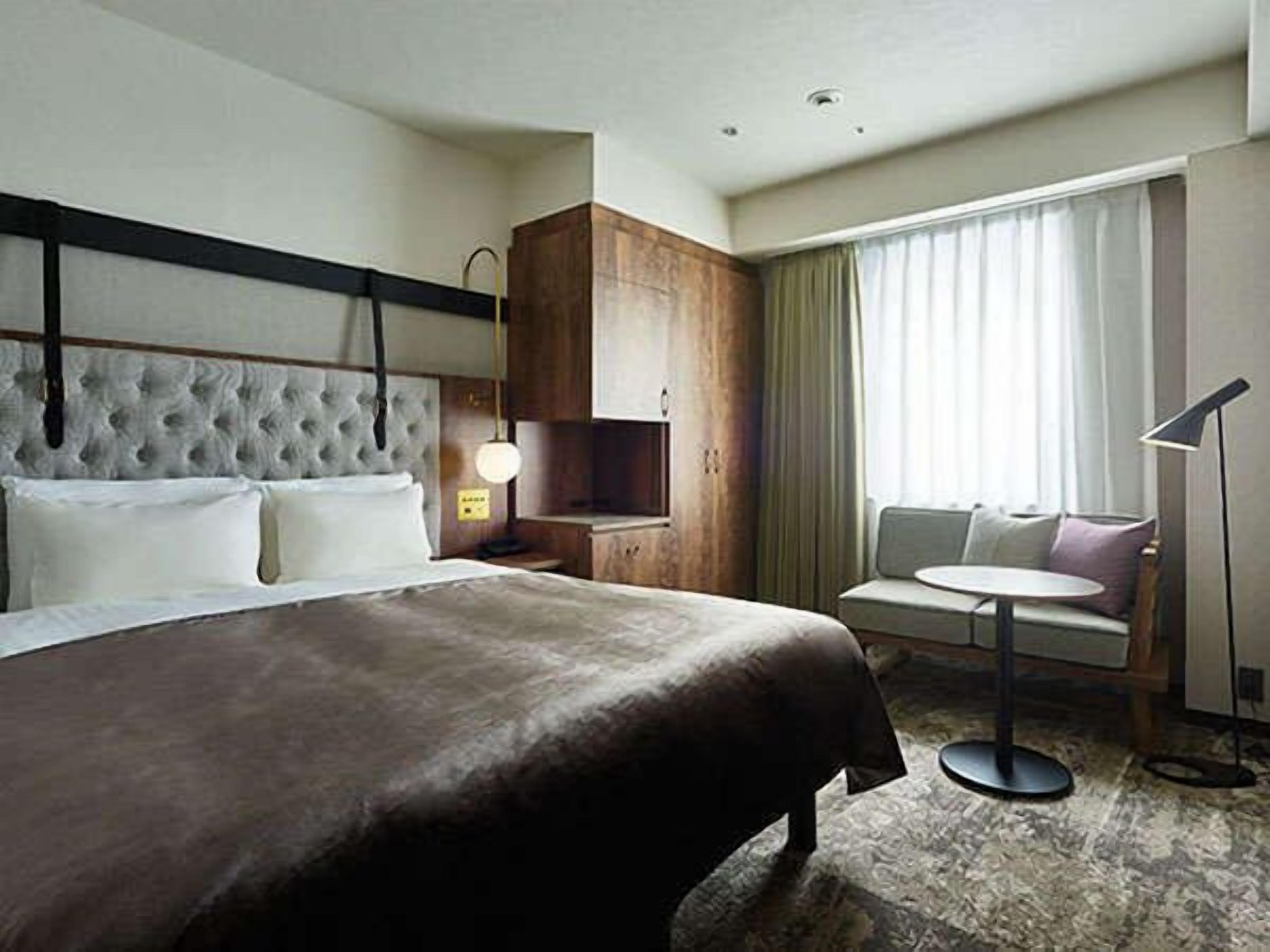 In-room safe, free WiFi, bed sheets