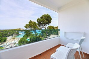In-room safe, desk, blackout curtains, free WiFi