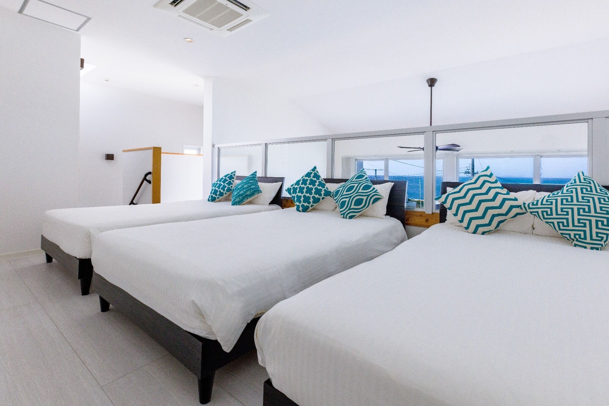 3 habitaciones, escritorio, tabla de planchar con plancha y wifi gratis 