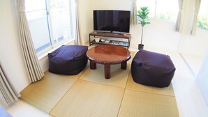 Private Vacation Home | 4 bedrooms, desk, iron/ironing board, free WiFi - Ohayo House (Nanjo)
