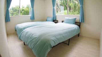 4 bedrooms, desk, iron/ironing board, free WiFi