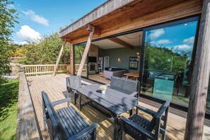Outdoor dining - A yorkshire dale that sleeps 6 guests in 3 bedrooms (Richmond)