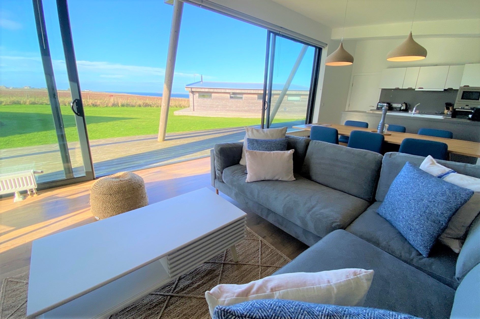 TV, peis og DVD-spiller