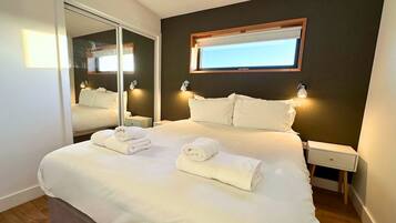 3 bedrooms, iron/ironing board, WiFi, wheelchair access