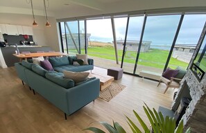 TV, fireplace, DVD player - Lodge 10 - 3 Bed -  a john o'groat that sleeps 6 guests  in 3 bedrooms (Wick)