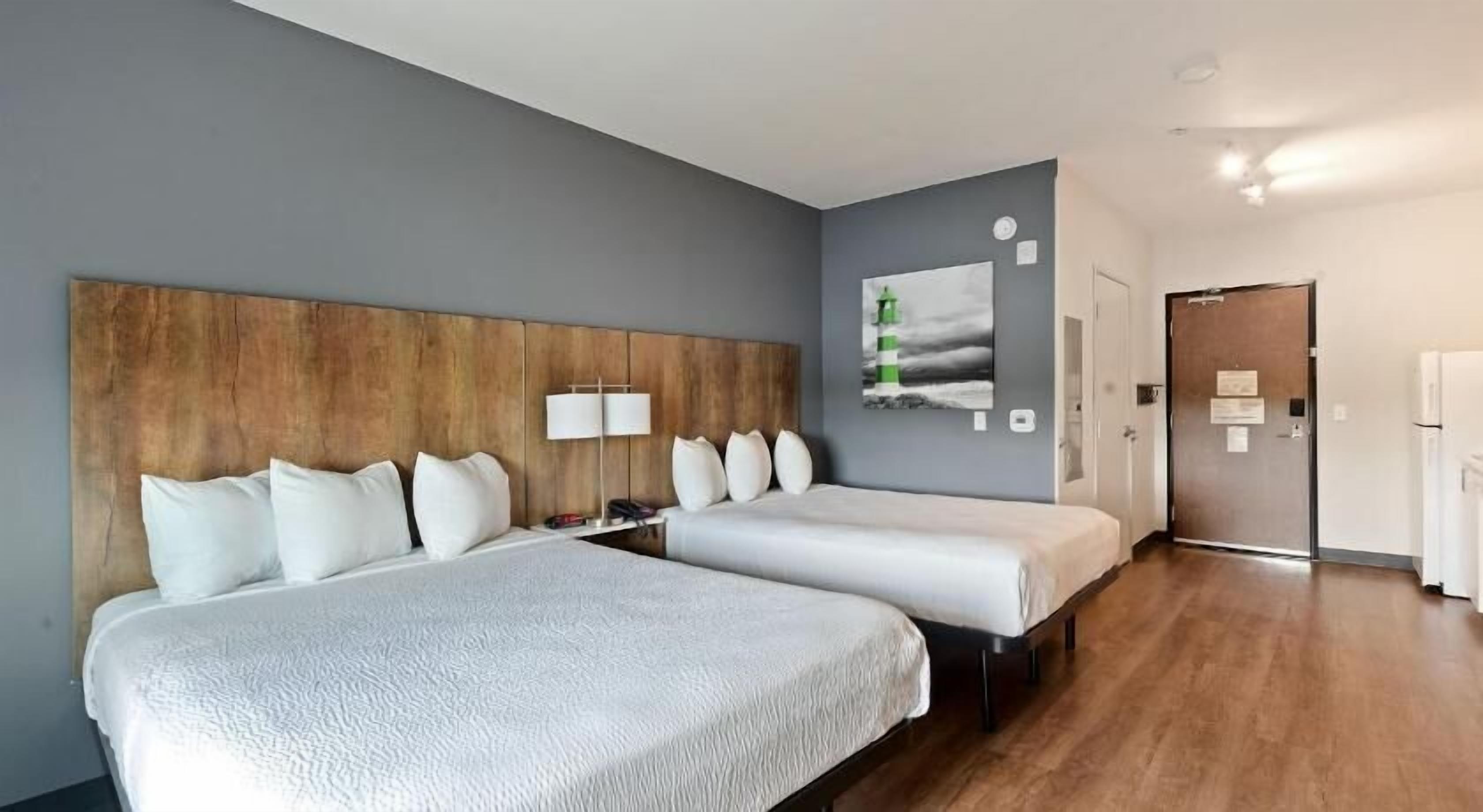 Premium bedding, desk, iron/ironing board, bed sheets