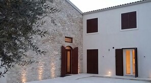 Courtyard - Kinanto Bioresort (Ispica)