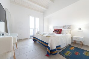 Deluxe Suite, 2 Bedrooms | Bathroom