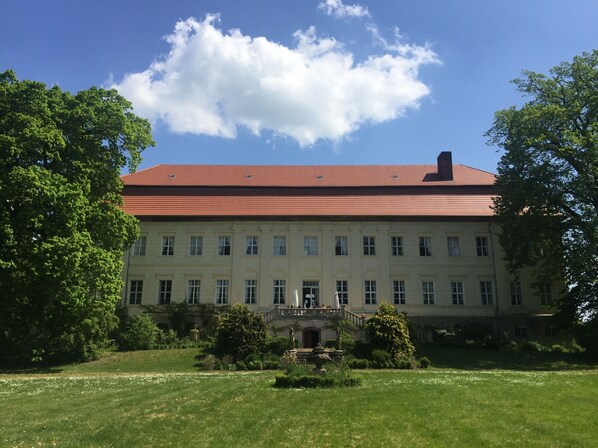 Exterior - Schloss Dretzel (Genthin)