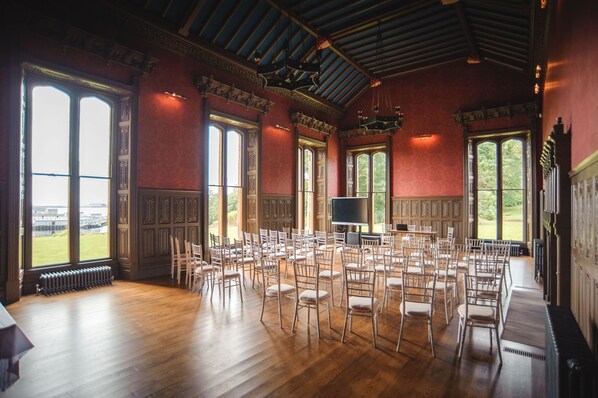 Meeting facility - Calanais (Standard Bedroom) - a lews castle that sleeps 2 guests in 1 bedroom (Isle of Lewis)