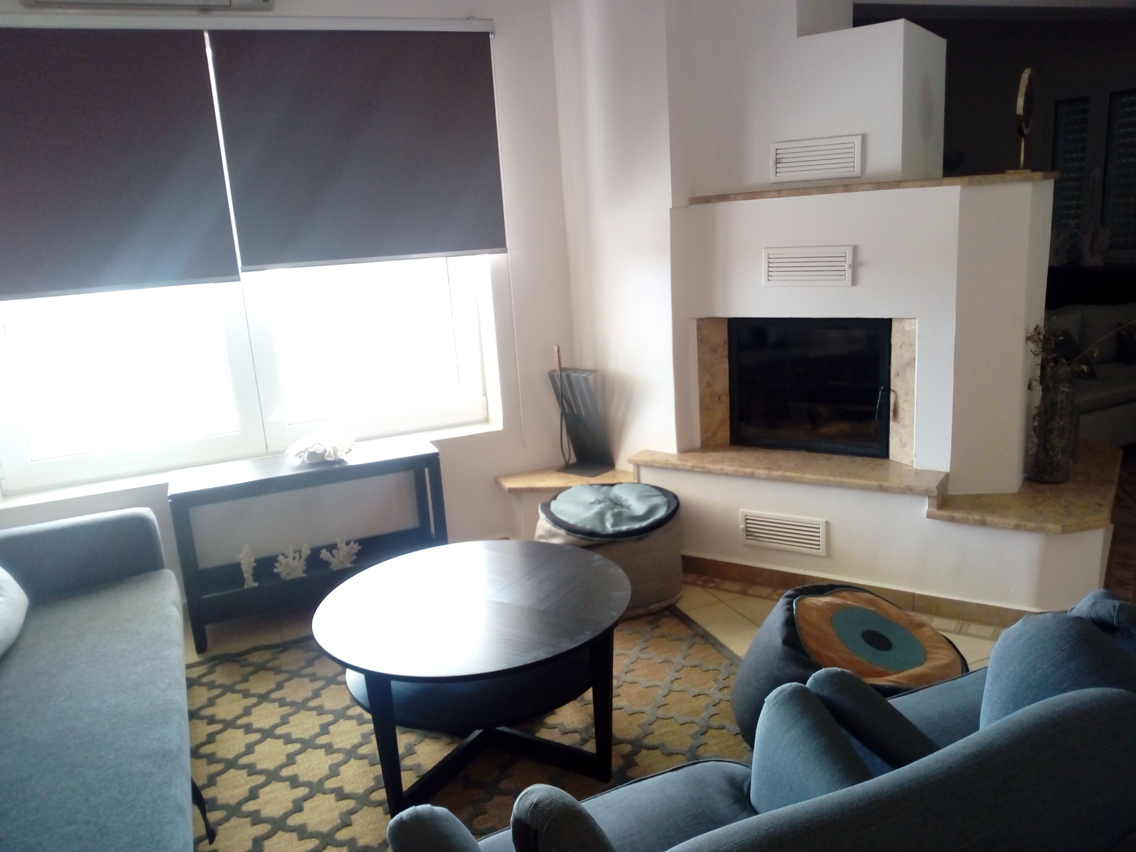 Télévision, cheminée