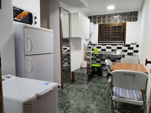 Low Cost Room Plaza de Hierro IV