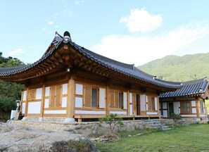 传统独立别墅 (Maehwa)